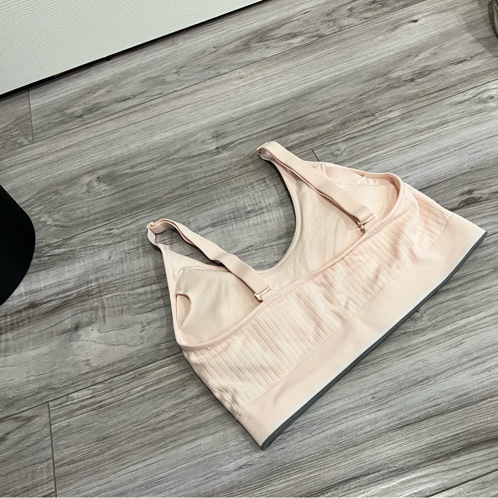 Top🌸😻 - Picture 2 of 2